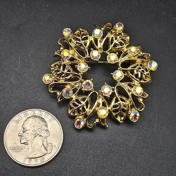 Aurora Borealis Rhinestone Flower Brooch Wreath Gold Tone Vintage Jewelry - Picture 5 of 7